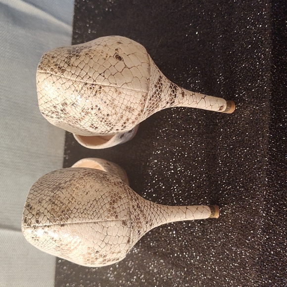 Kelly & Katie Shoes - Picture 5 of 7